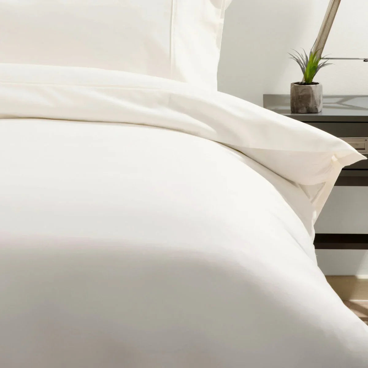 Belledorm 600TC Cotton Sateen Duvet Cover - Ivory