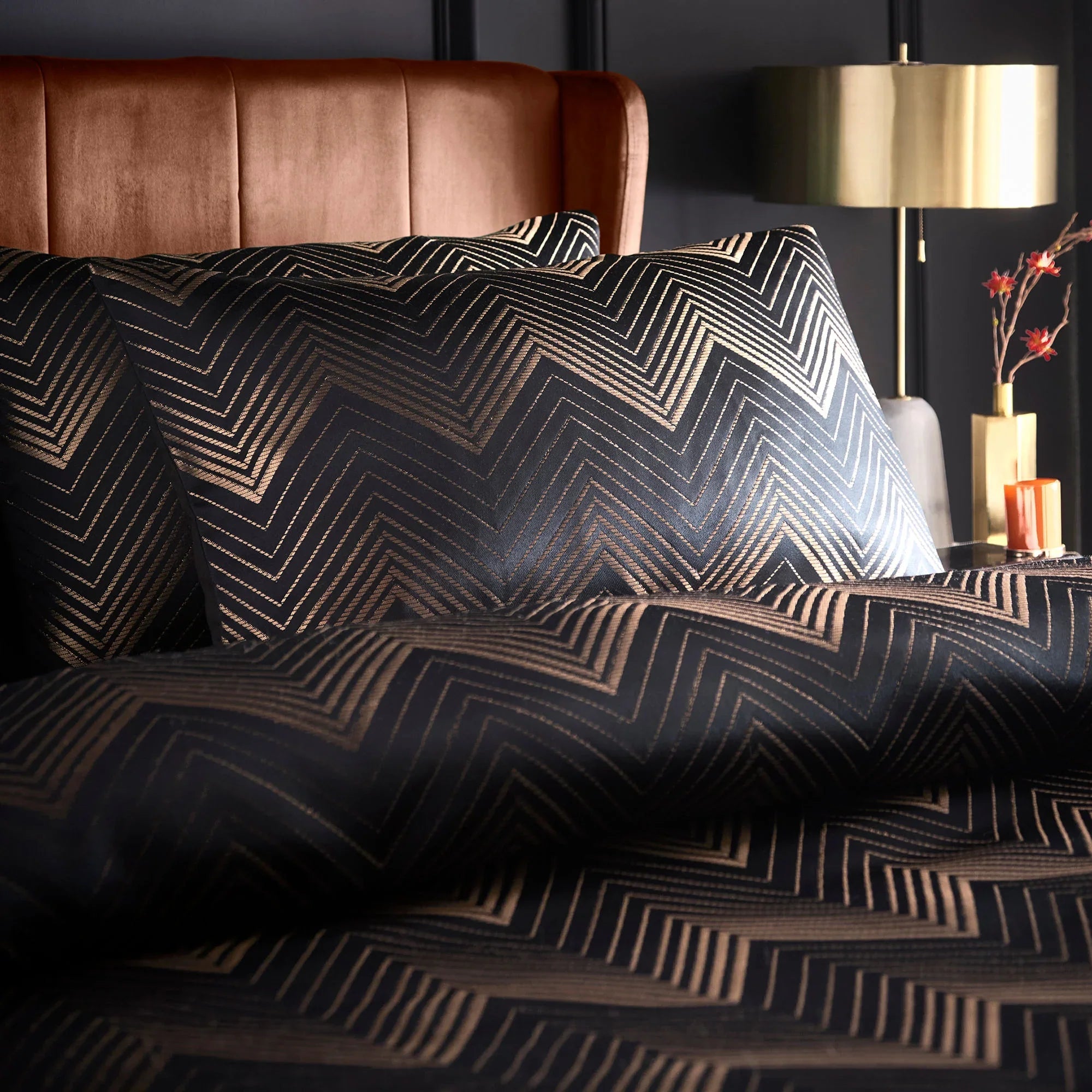 Laurence Llewelyn-Bowen Cocktail Jacquard Duvet Cover Set - Black