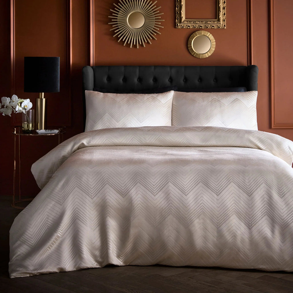 Laurence Llewelyn-Bowen Cocktail Jacquard Duvet Cover Set - Ivory
