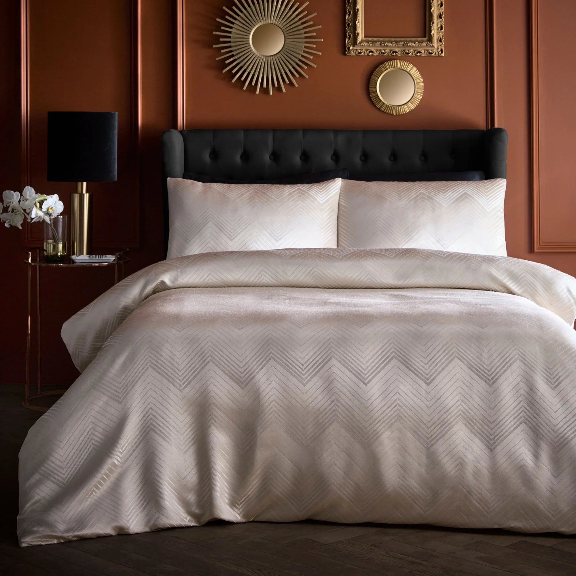 Laurence Llewelyn-Bowen Cocktail Jacquard Duvet Cover Set - Ivory