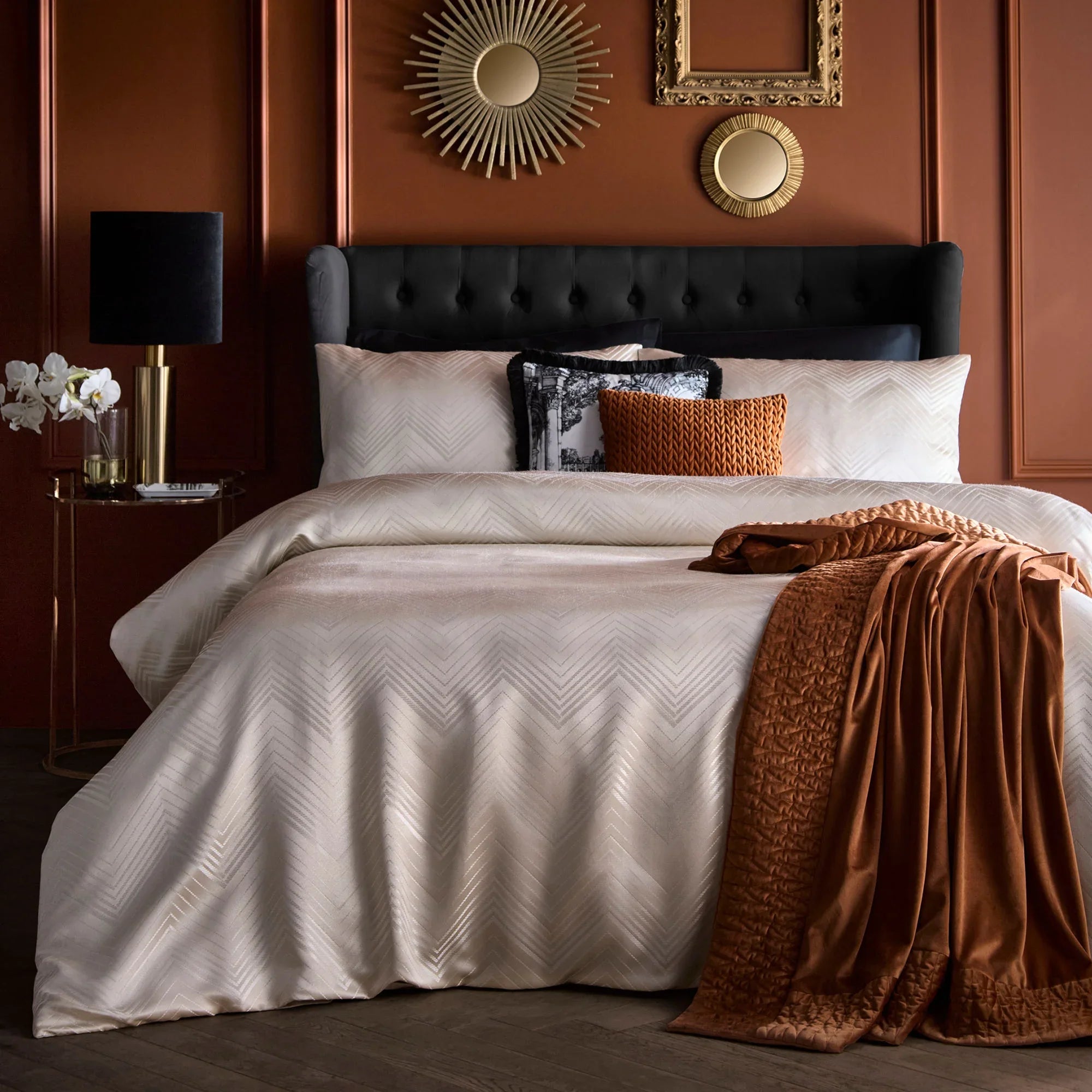 Laurence Llewelyn-Bowen Cocktail Jacquard Duvet Cover Set - Ivory
