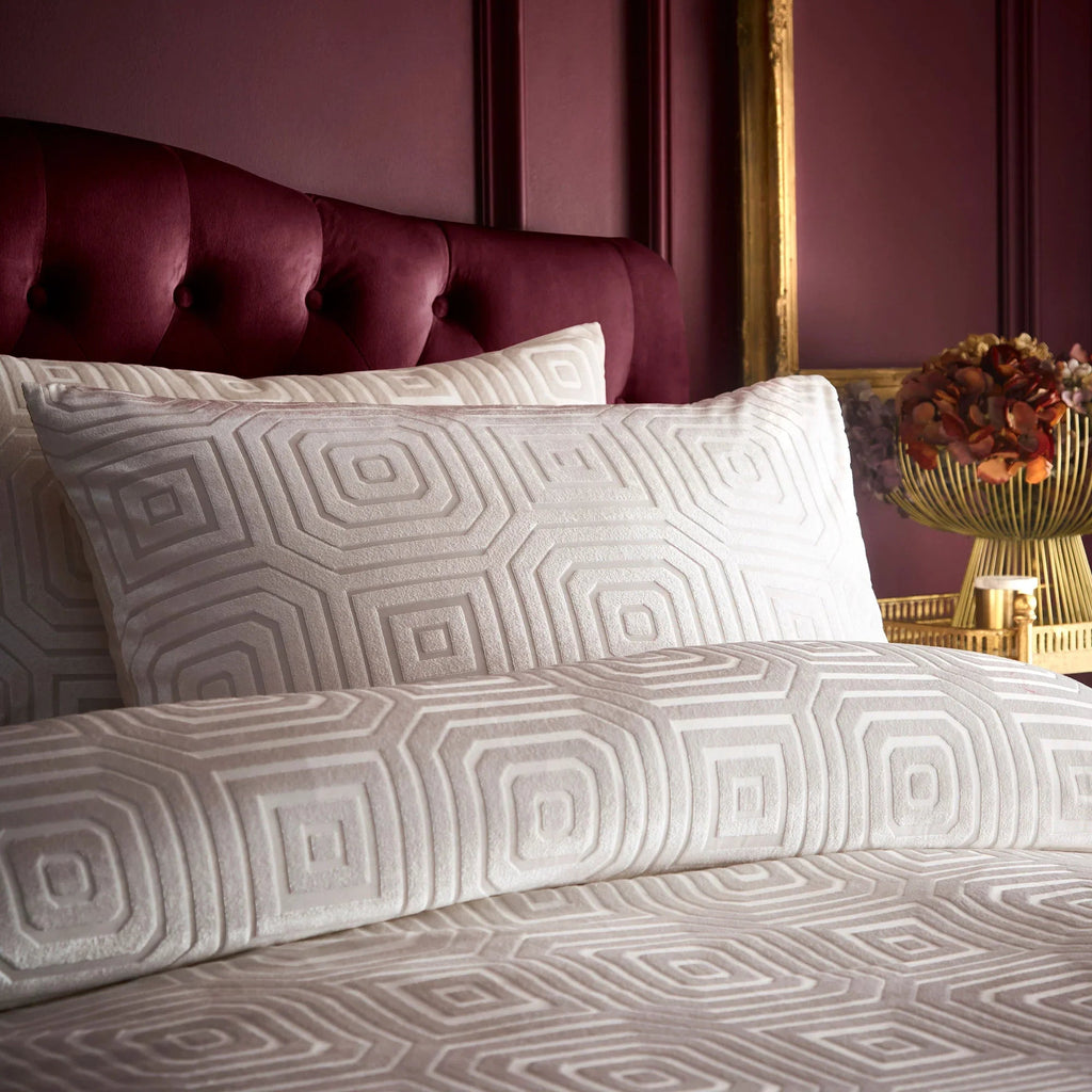 Laurence Llewelyn-Bowen Emile Jacquard Duvet Cover Set - Cream