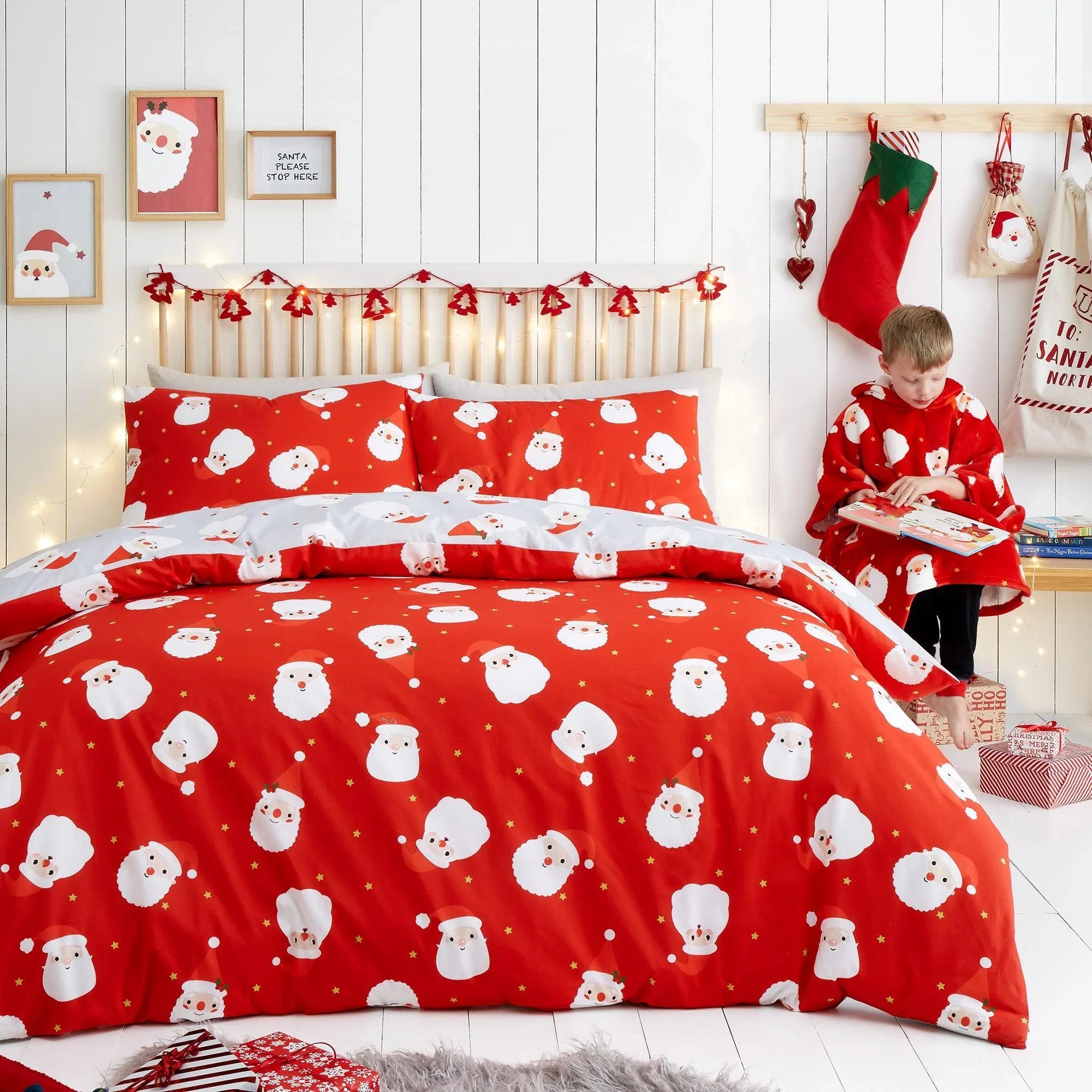 Fusion Happy Santa Duvet Cover Set - Red