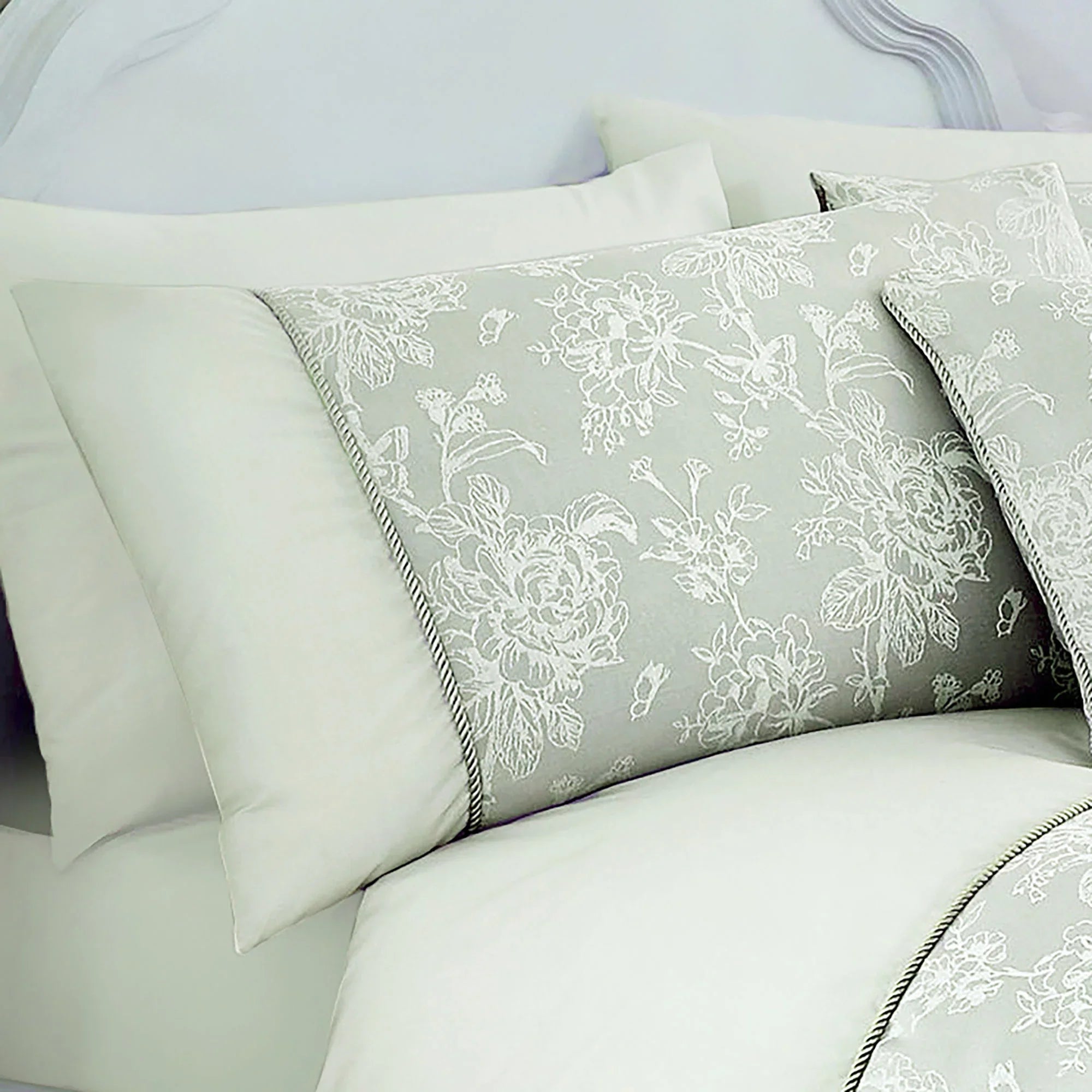 D & D Woven Jasmine Jacquard Duvet Cover Set - Silver