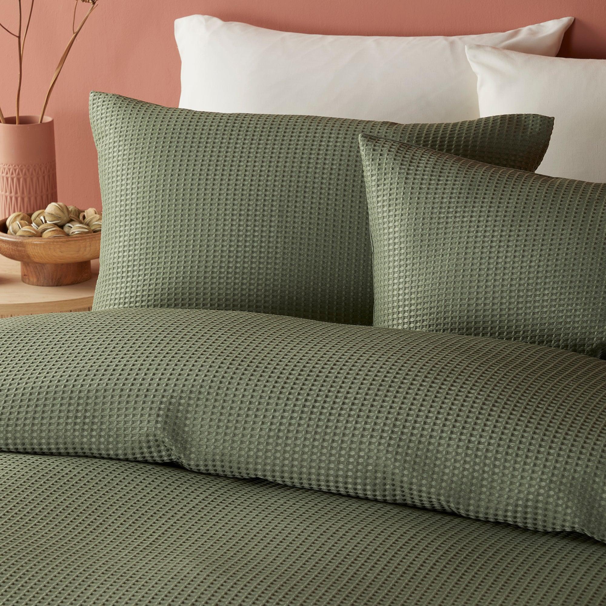 Serene Lindly Duvet Cover Set - Dark Green/New Green