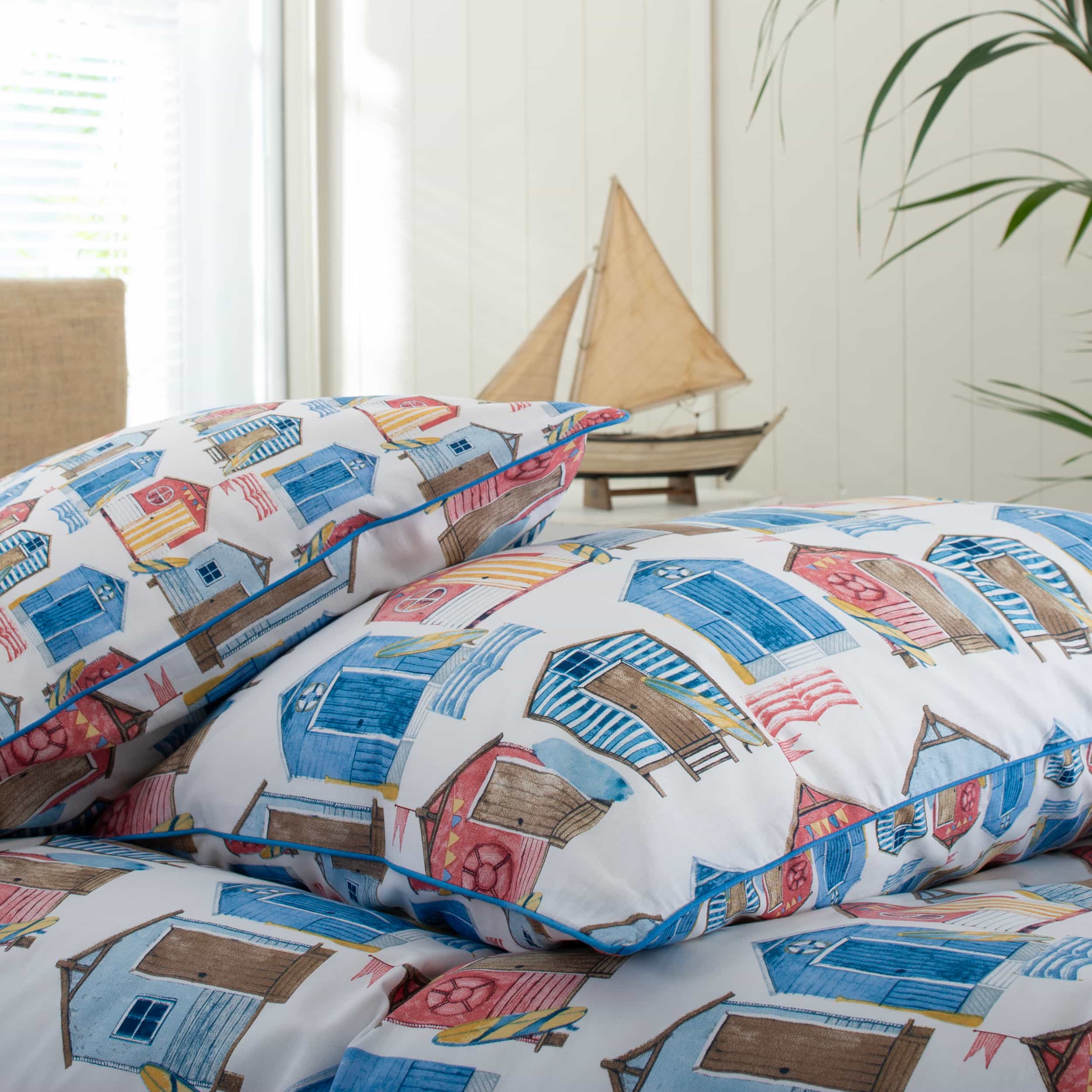 Lobster Creek Queen Parade Duvet Cover Set