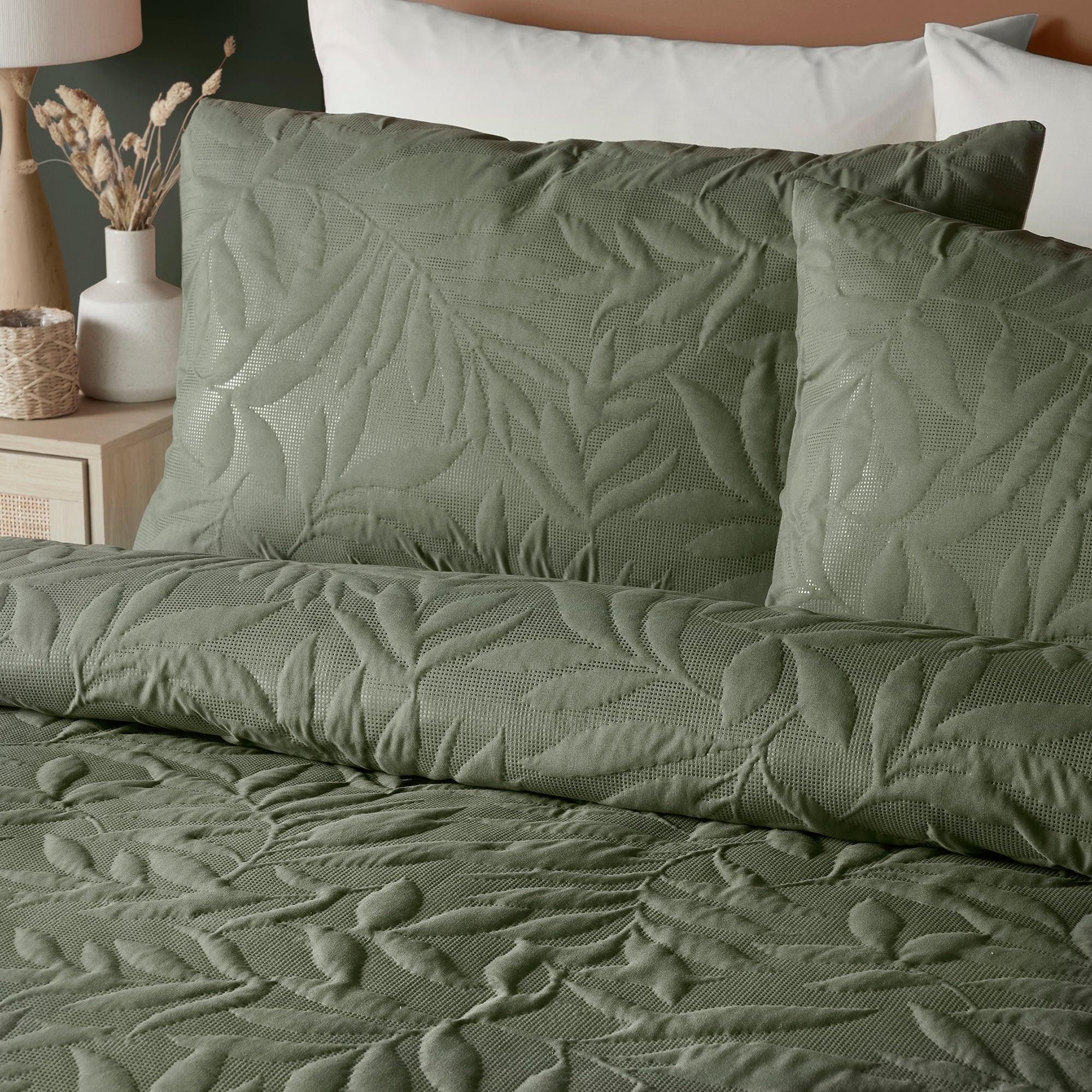 Serene Luana Duvet Cover Set - Dark Green