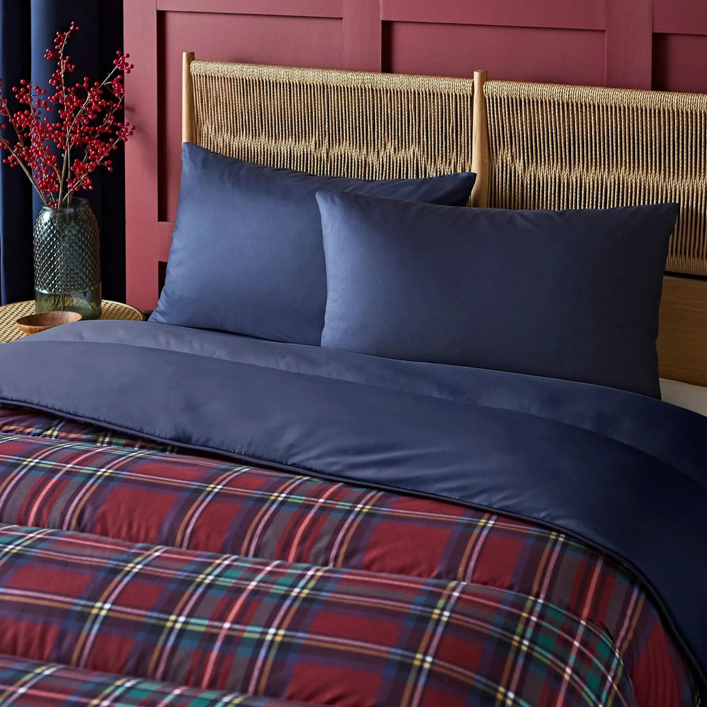 Night Lark Classic Tartan Coverless Duvet Set - Berry Red