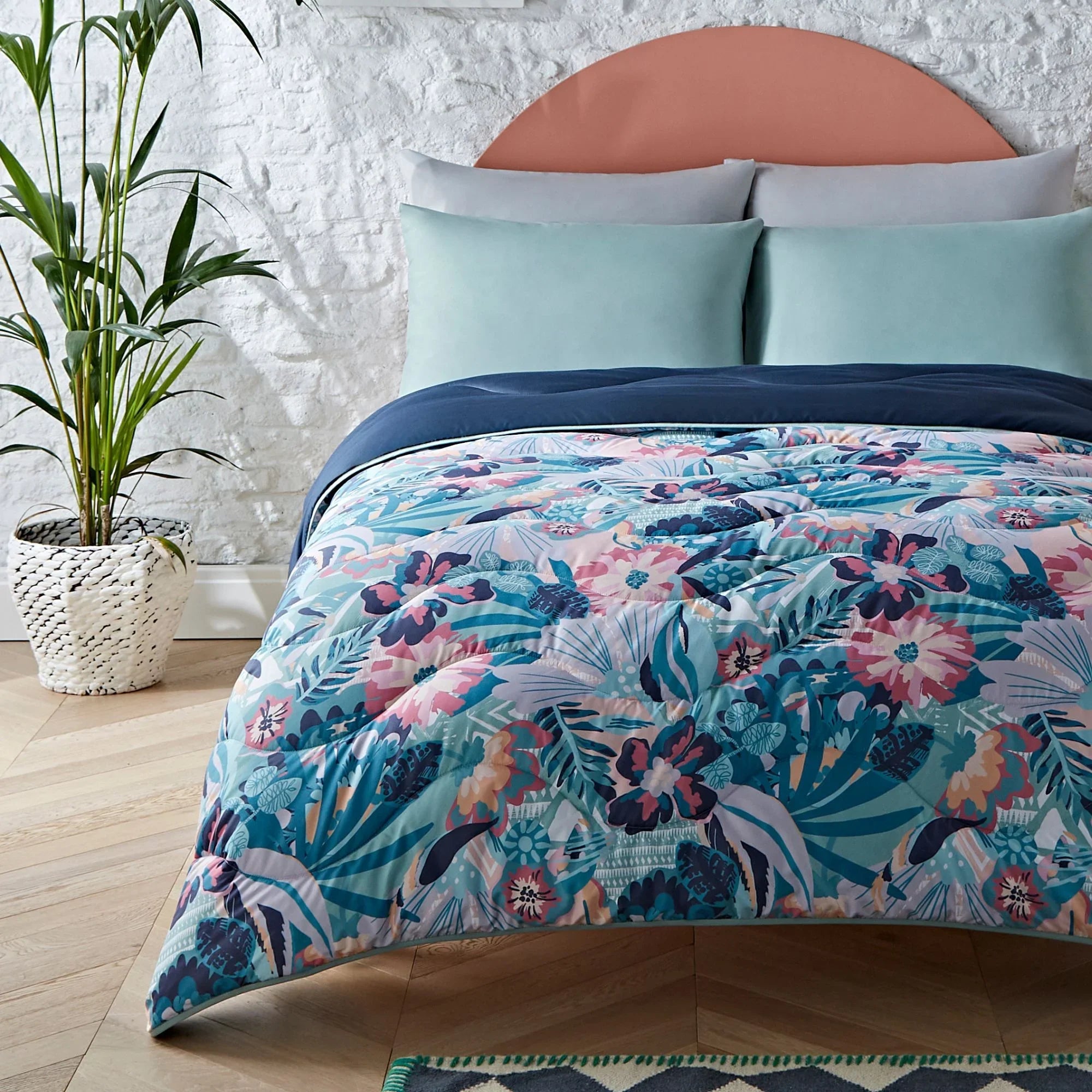 Night Lark Pastel Palms Coverless Duvet Set