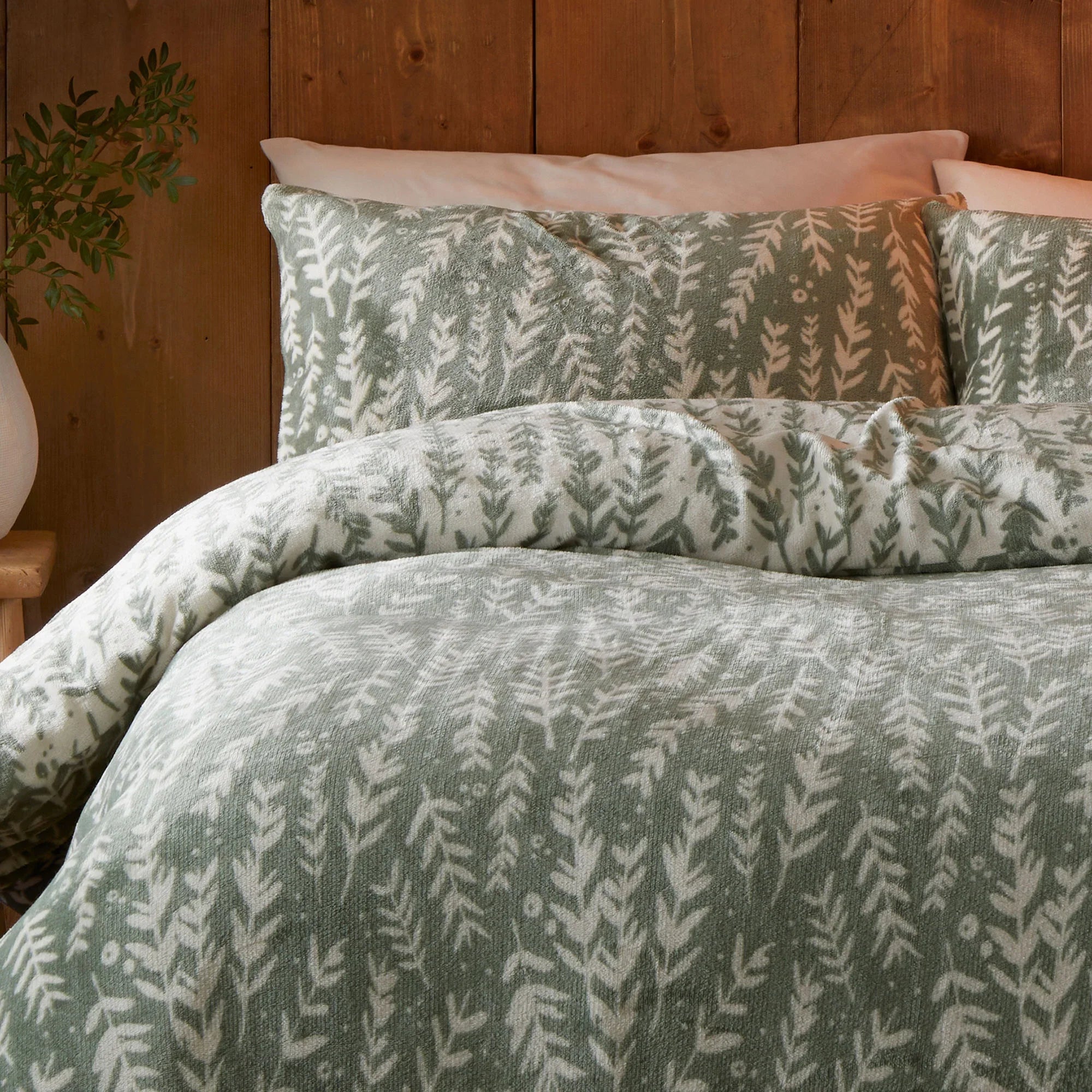 Fusion Snug Winter Foliage Fleece Duvet Cover Set - Green