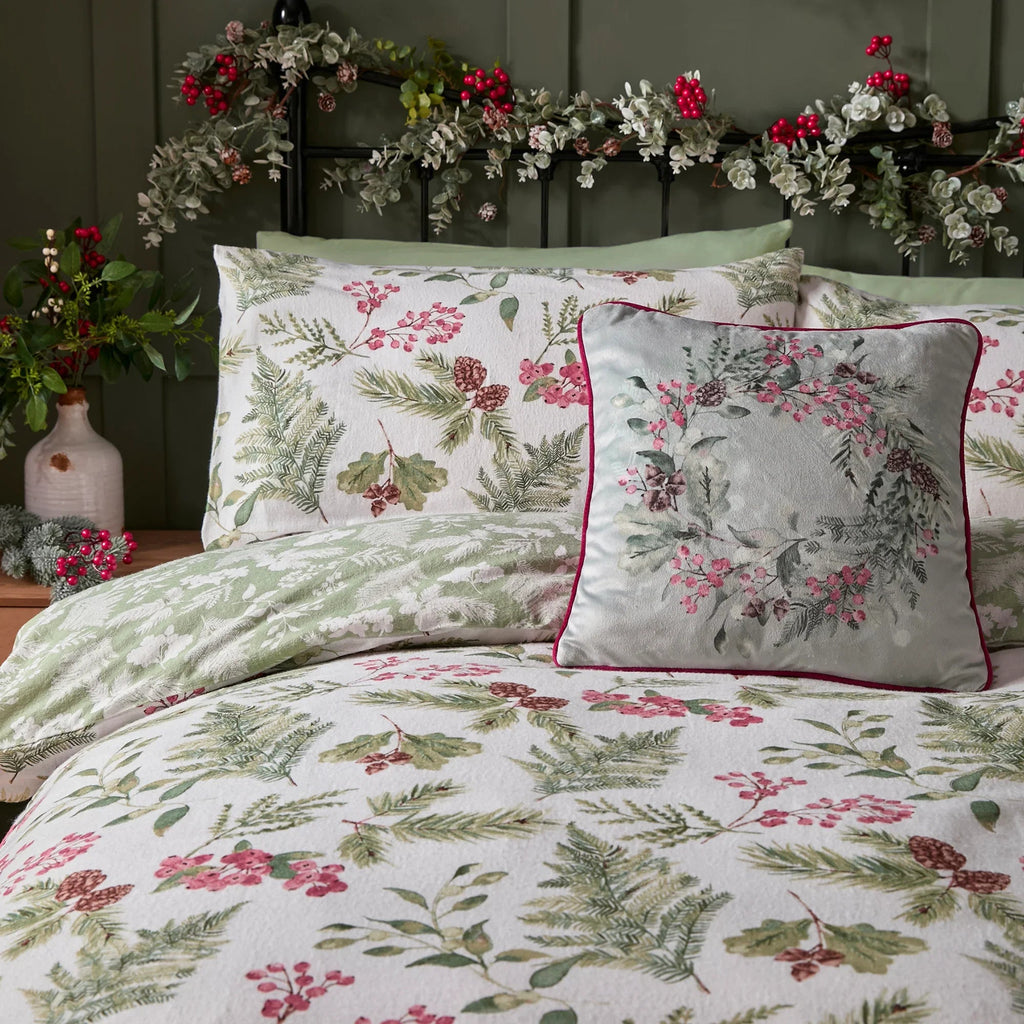 D & D Lodge Winter Sprigs Duvet Cover Set - Green