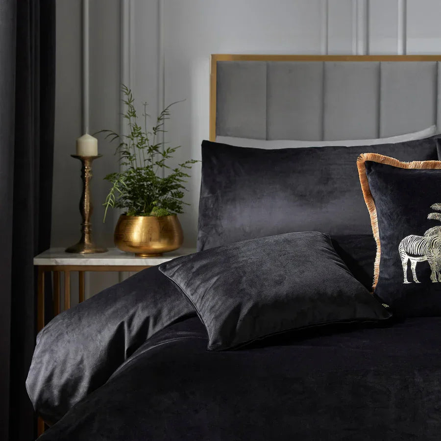 Laurence Llewelyn-Bowen Montrose Duvet Cover Set - Black